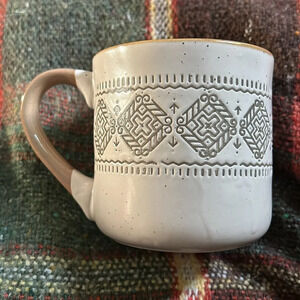 Casa Moderna Embossed Stoneware Mug 370 ml